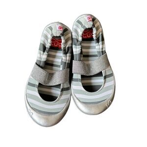 Luv Footwear Toddler Girl’s Dream Flats, New in Package, White and Grey